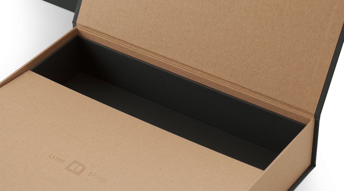 black and kraft box with interior lid sh recycling debossed