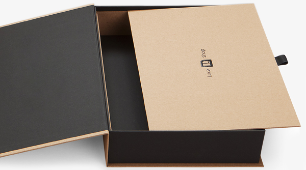 black and kraft box with interior lid thumb
