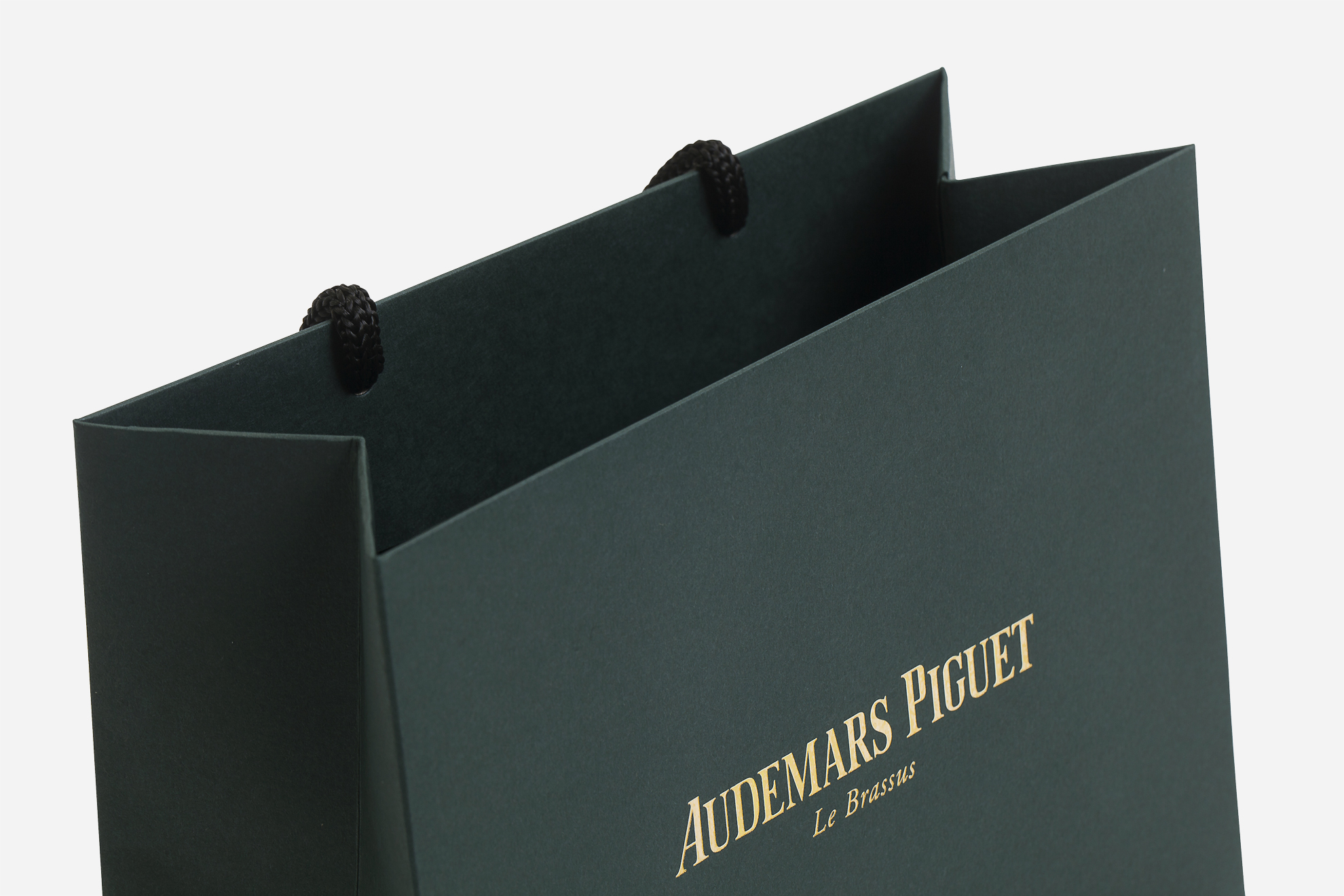 audemars pigued bag with glued handles