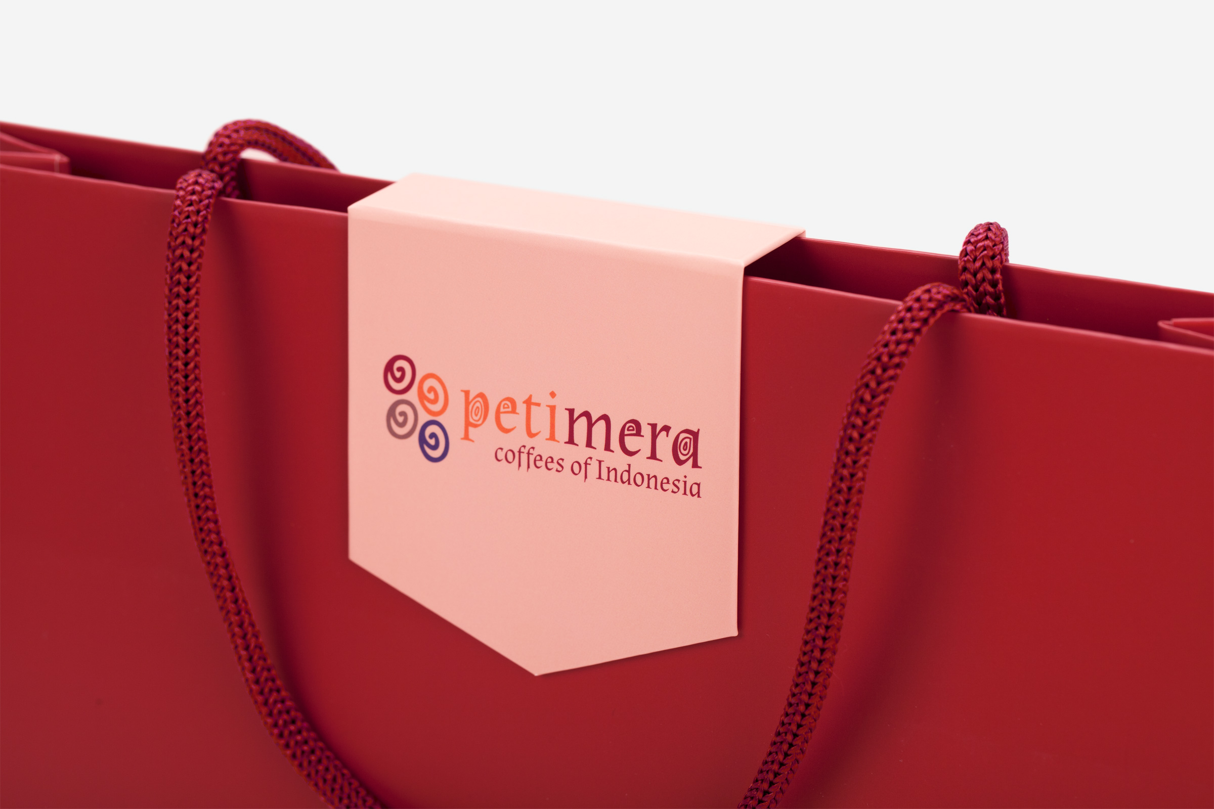 Petimera-laminated-paper-bag-with-magnetic-flap