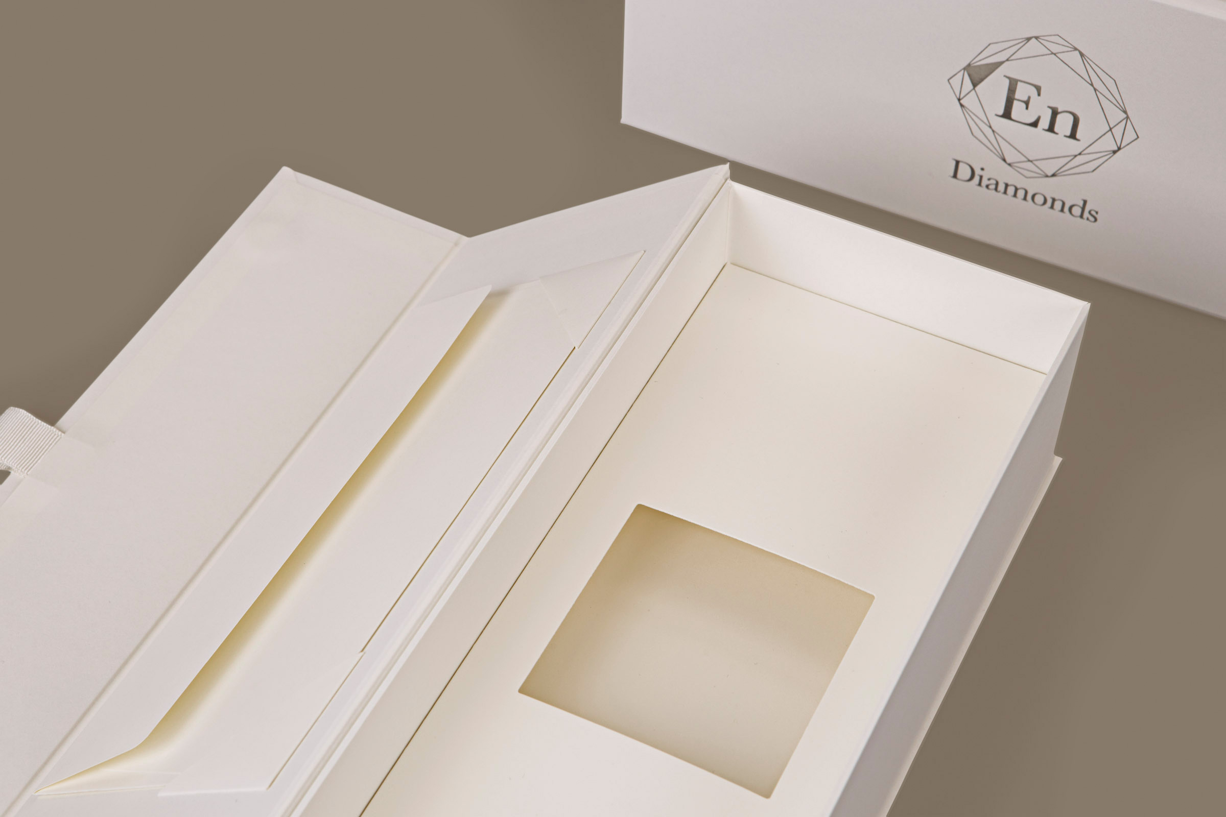 En-Diamonds-Luxury-E-commerce-Jewellery-box