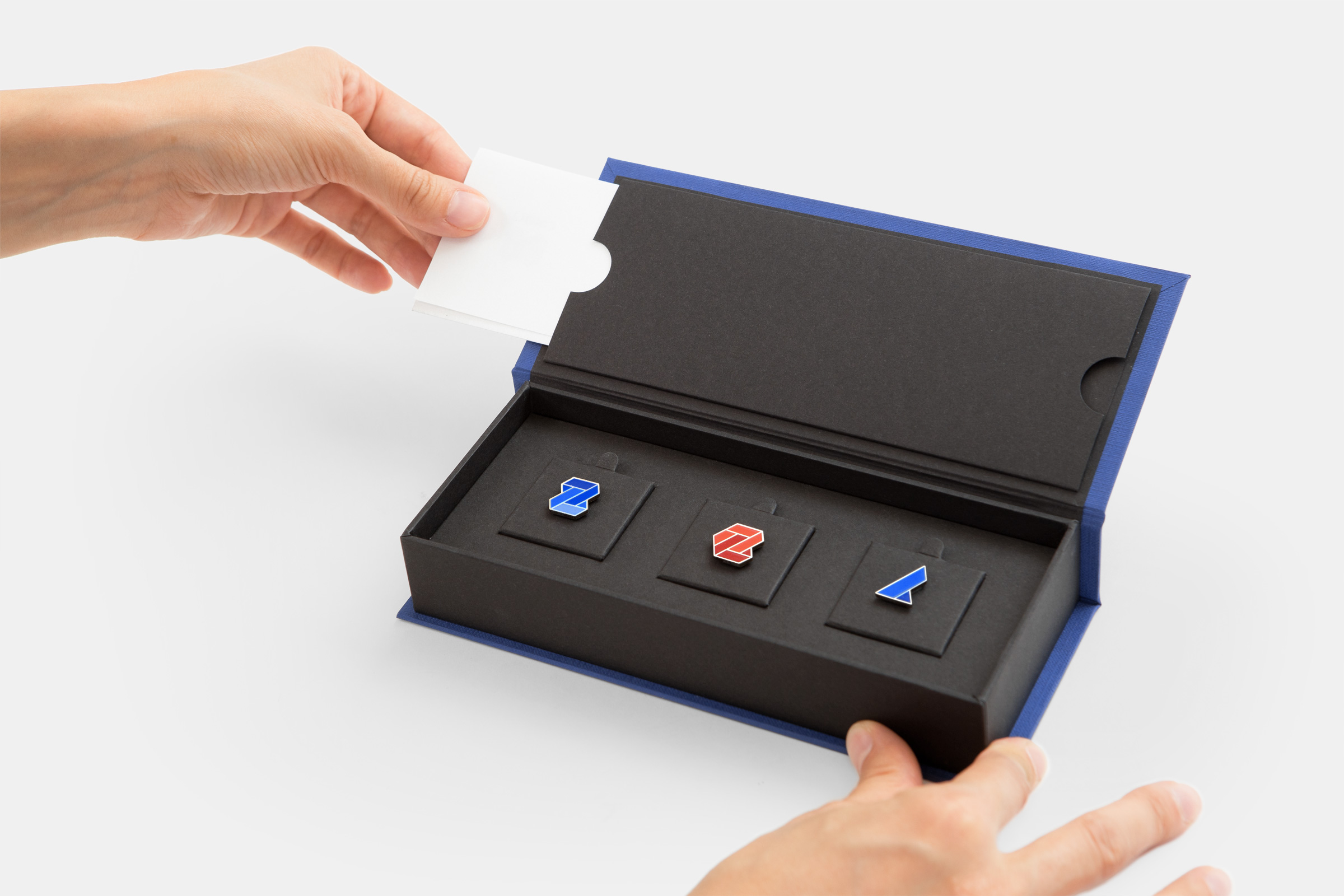 Magnetic gift box with custom insert for badges Nexo