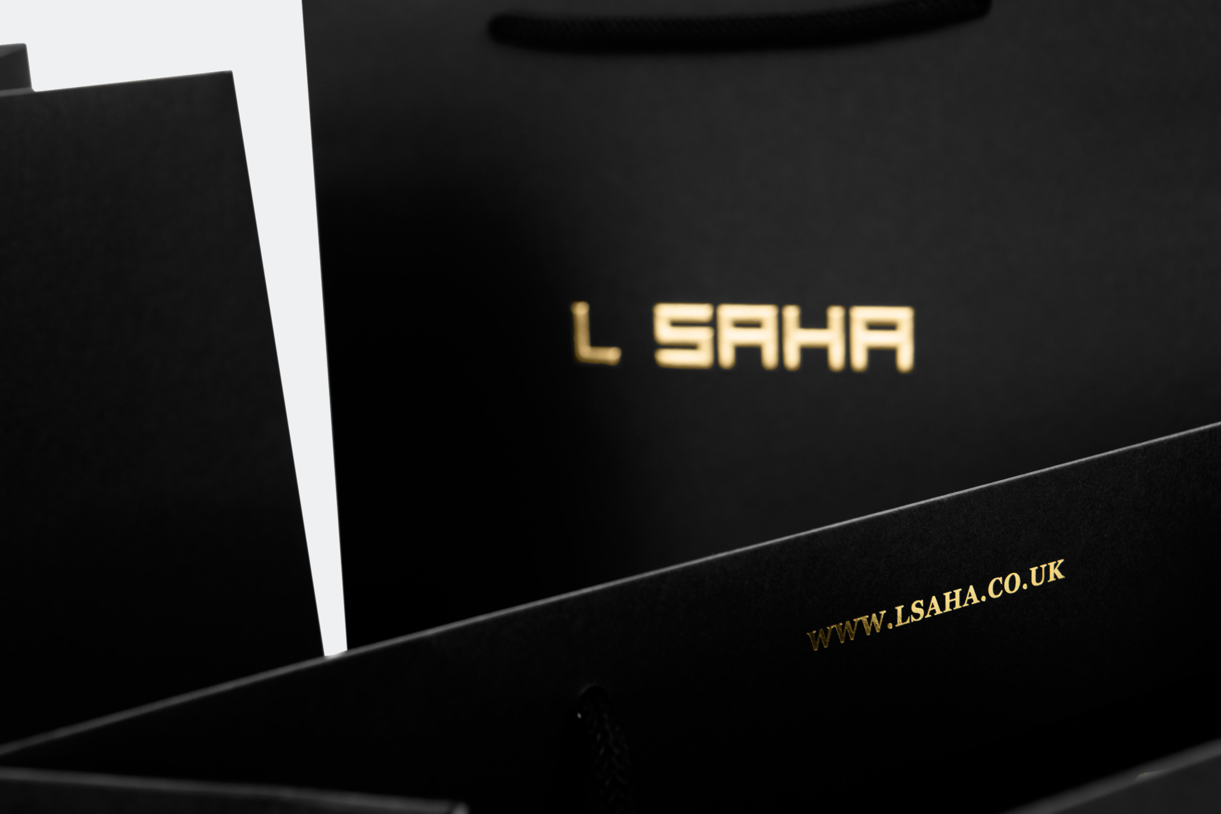 Premium shopping bag from black paper L Saha